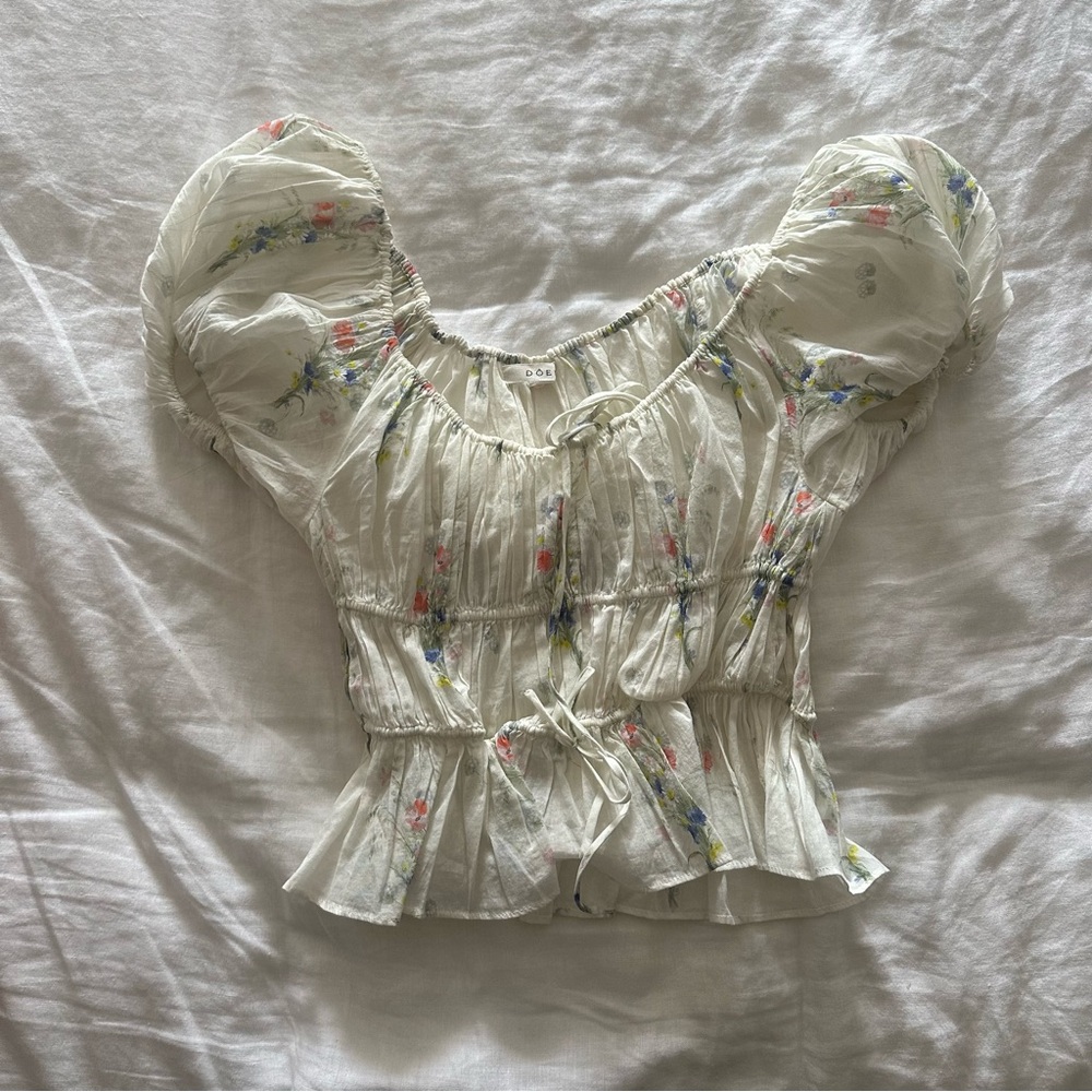 Doen Cream Ruffled Peplum Puff Sleeve Blouse